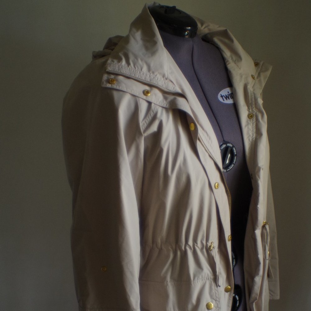 Cream rain/trench coat 2x